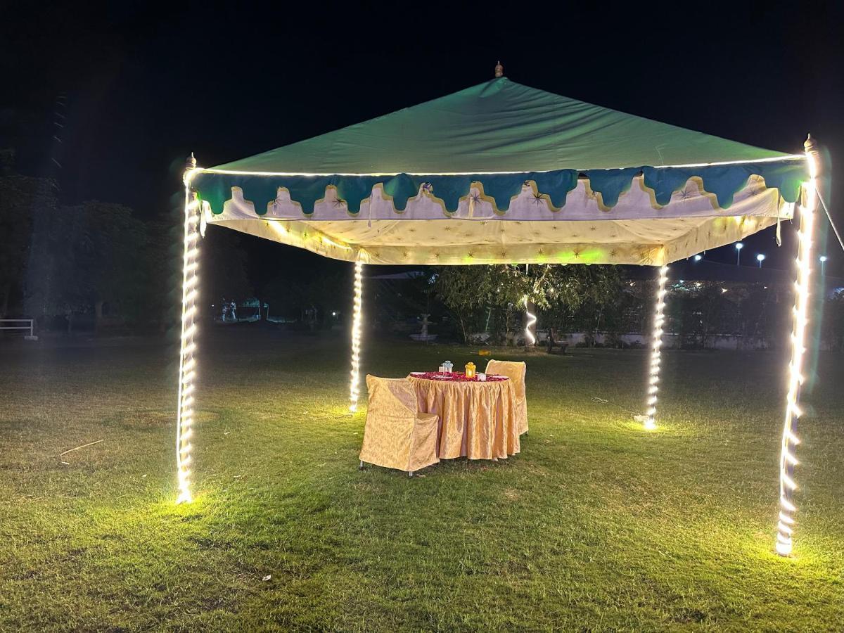 Modhera Sunrise Resort - Tents Bhungas Jungle Restaurants & Candlelight Dining Kalri المظهر الخارجي الصورة