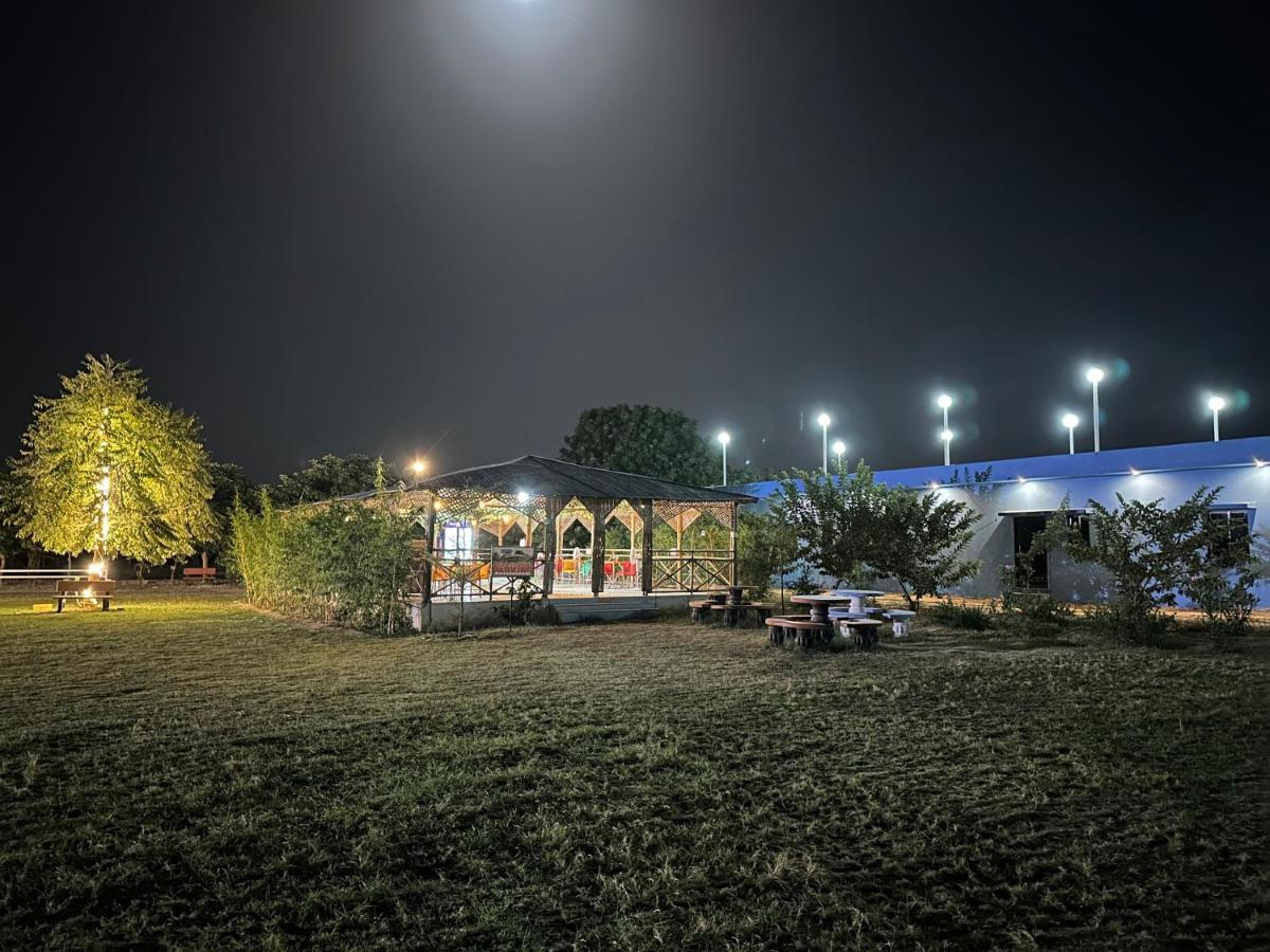 Modhera Sunrise Resort - Tents Bhungas Jungle Restaurants & Candlelight Dining Kalri المظهر الخارجي الصورة