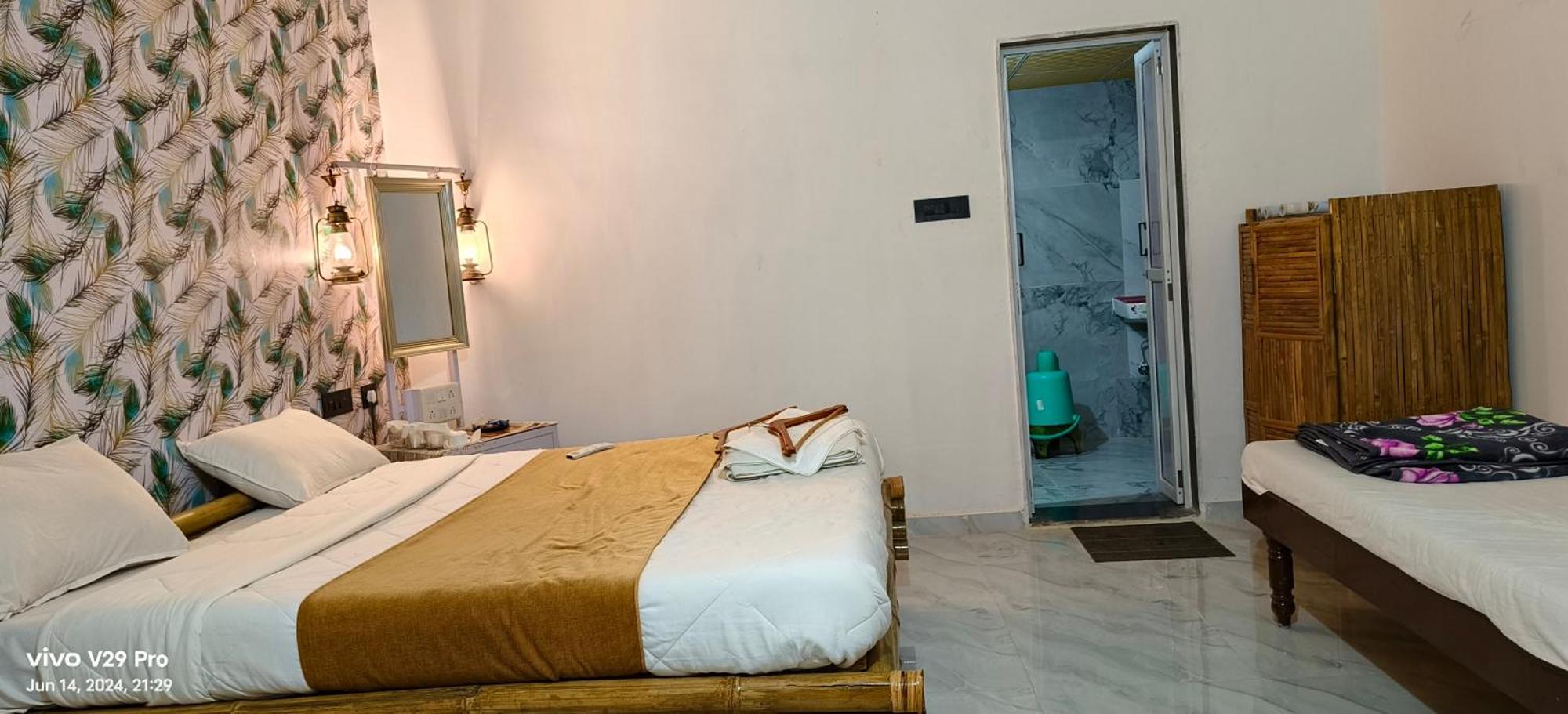 Modhera Sunrise Resort - Tents Bhungas Jungle Restaurants & Candlelight Dining Kalri المظهر الخارجي الصورة