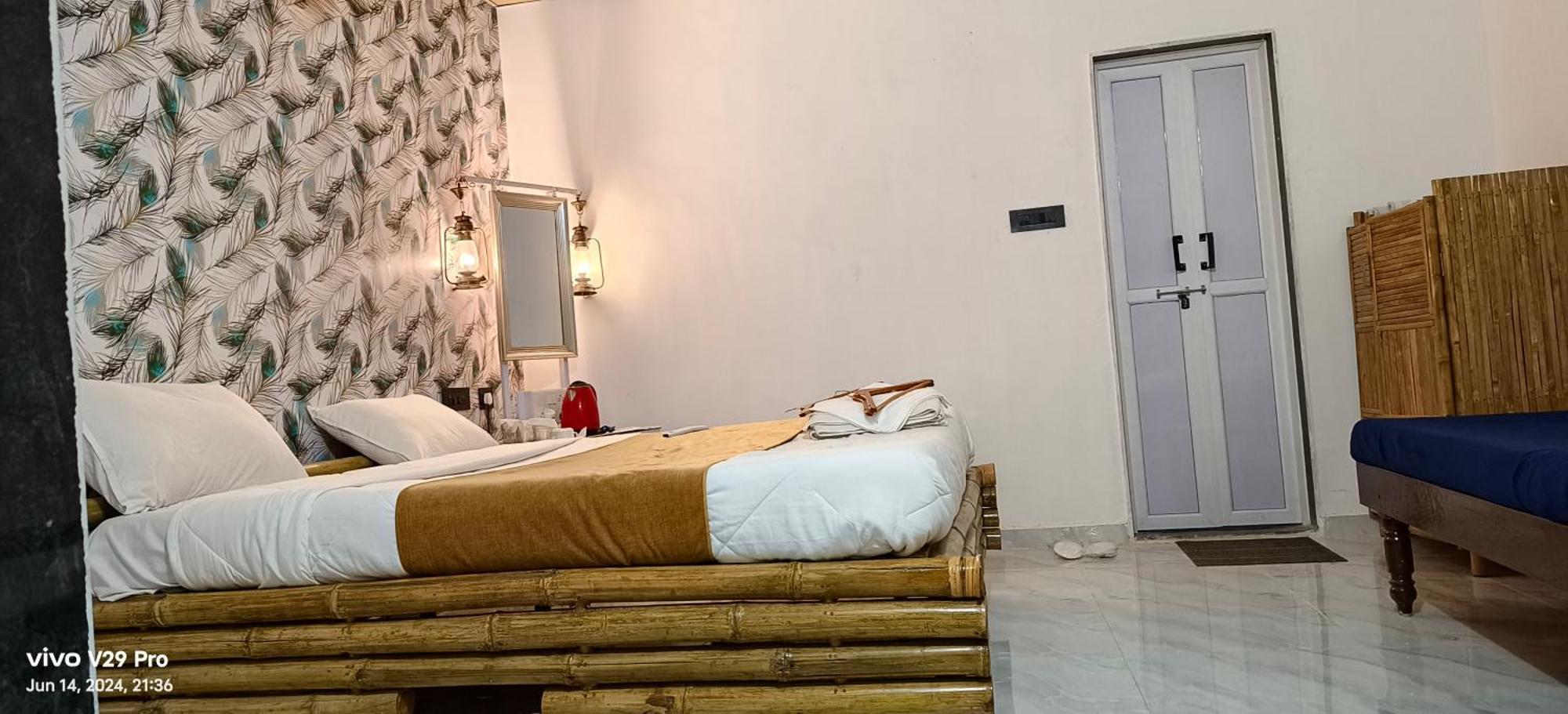 Modhera Sunrise Resort - Tents Bhungas Jungle Restaurants & Candlelight Dining Kalri المظهر الخارجي الصورة