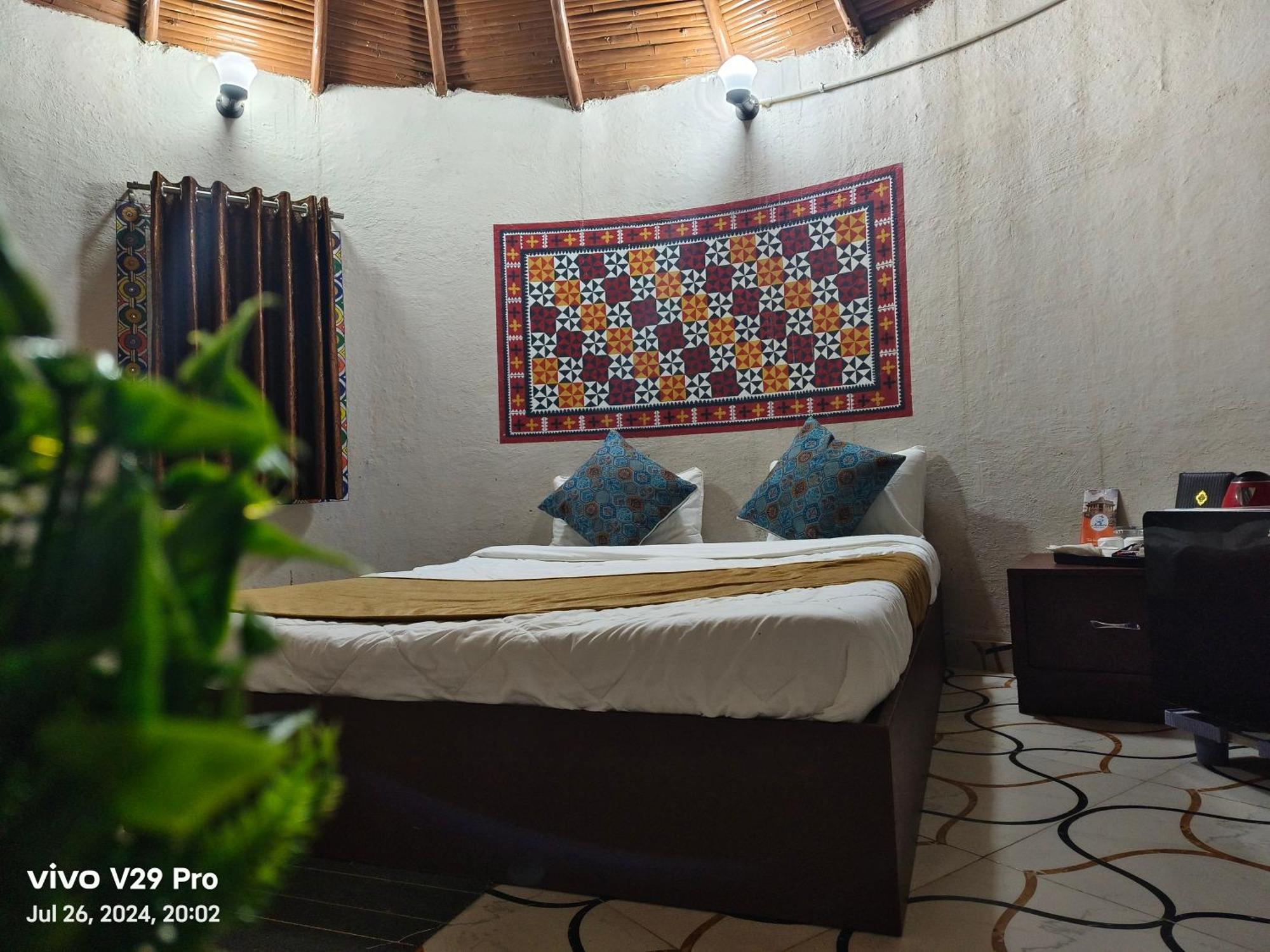 Modhera Sunrise Resort - Tents Bhungas Jungle Restaurants & Candlelight Dining Kalri المظهر الخارجي الصورة